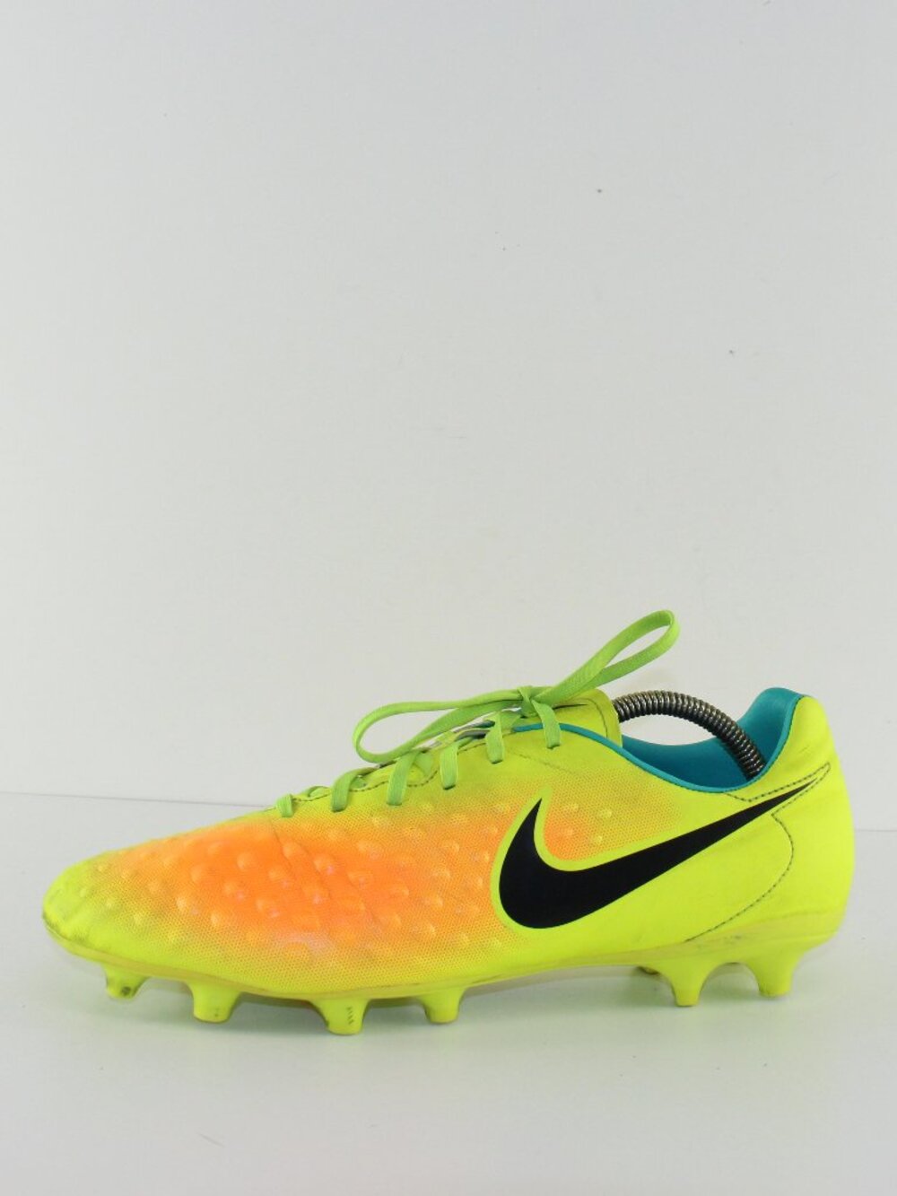 Nike Magista Onda II (844411-708) Yellow Soccer Cleats (Men 11 US)